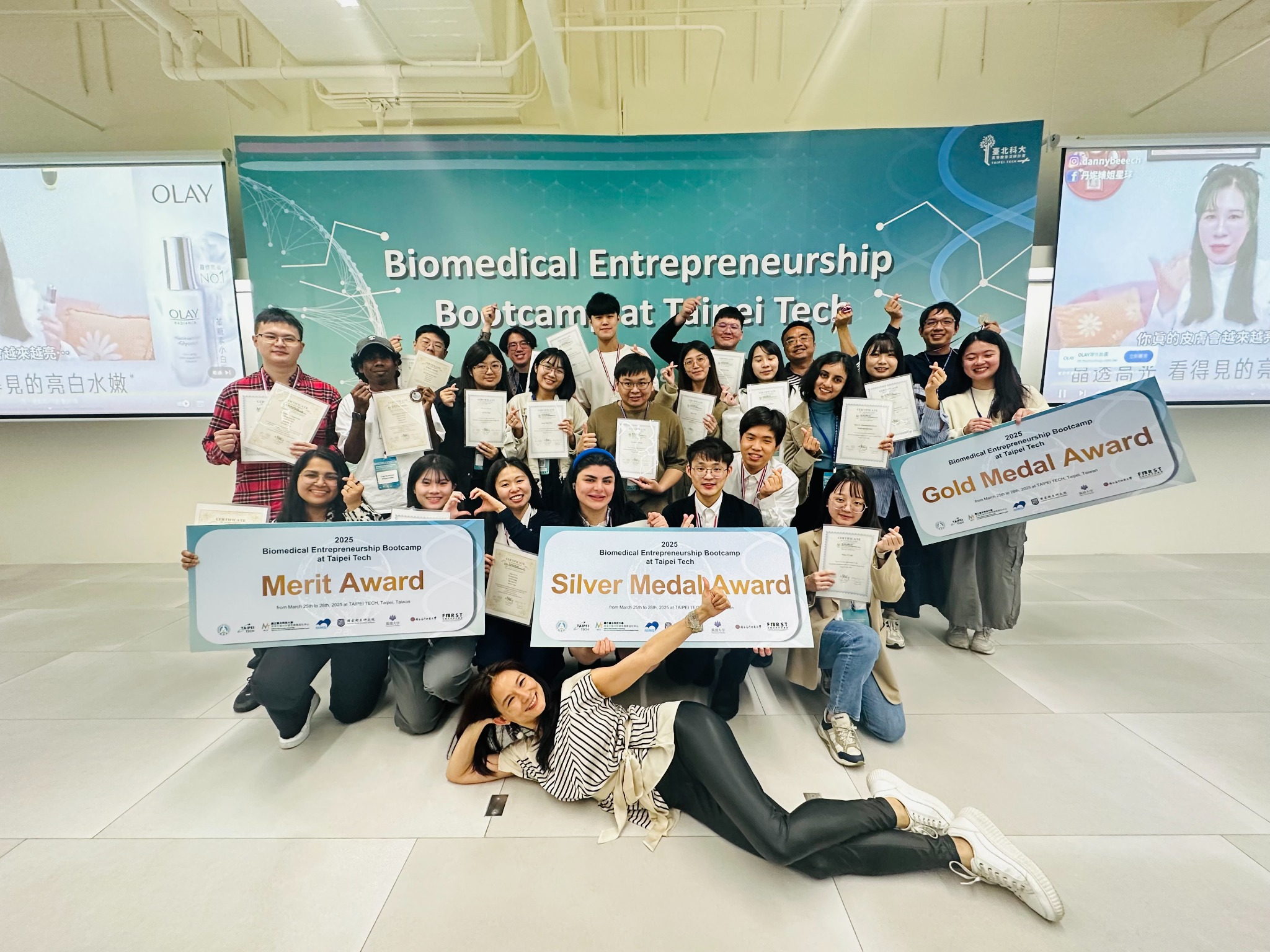 Helen Chen with participants at the Taipei Tech Biomedical Entrepreneurship Bootcamp